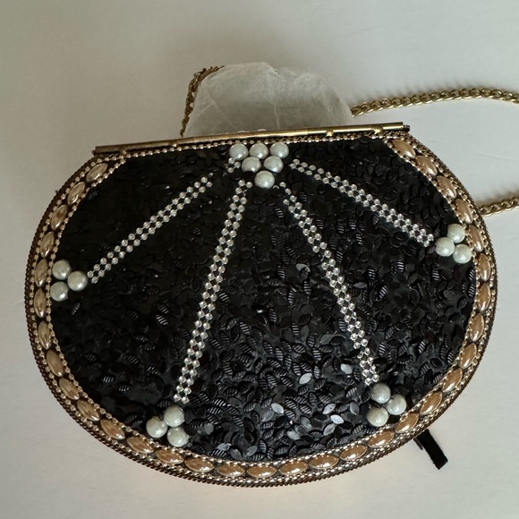 LULU Crossbody Beaded Clam Shell Purse w/ Metal Strap, Multi Colored Beads NWOT - Picture 3 of 6